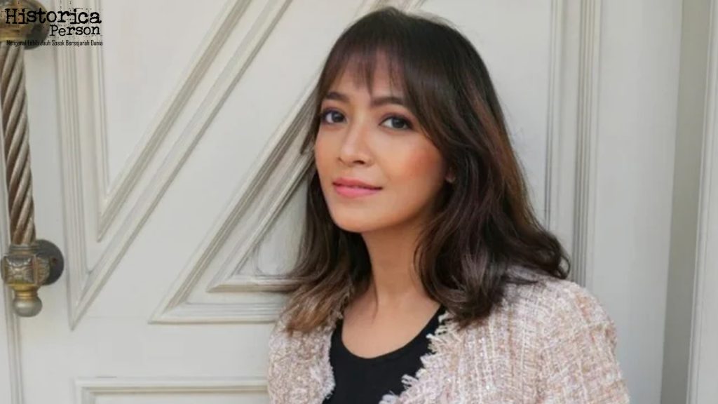 Menilik Transformasi Ria Angelina dalam Industri Musik