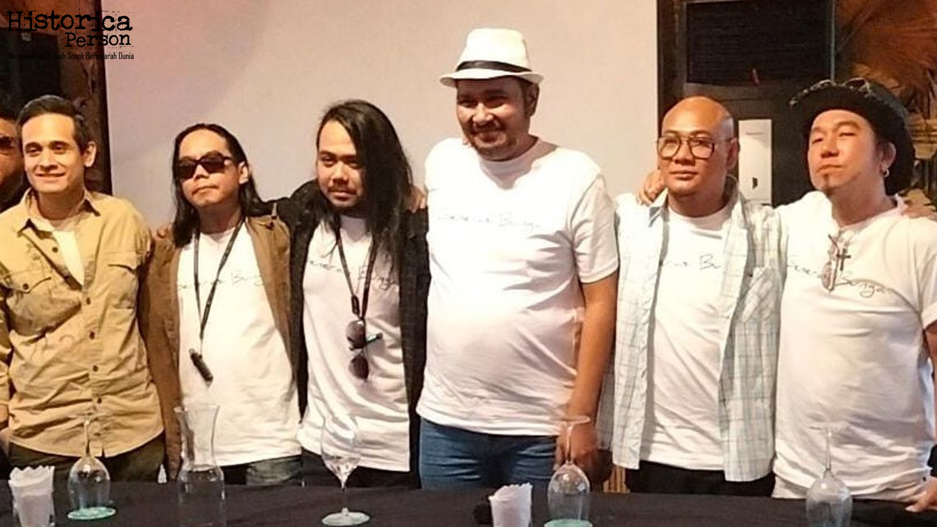 Keunikan Vokal Penyanyi Bunga Band yang Sulit Dilupakan