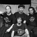 Debu dan Sang Penyanyi: Gema Spiritualitas dalam Setiap Lagu