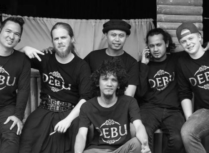 Debu dan Sang Penyanyi: Gema Spiritualitas dalam Setiap Lagu