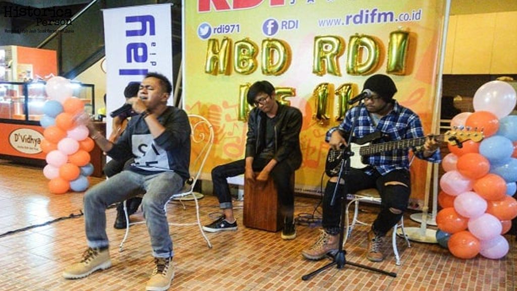 Kisah Inspiratif Penyanyi Wayang Band dan 3 Momen Penting 3 Kisah Inspiratif Penyanyi Wayang Band dan 3 Momen Penting