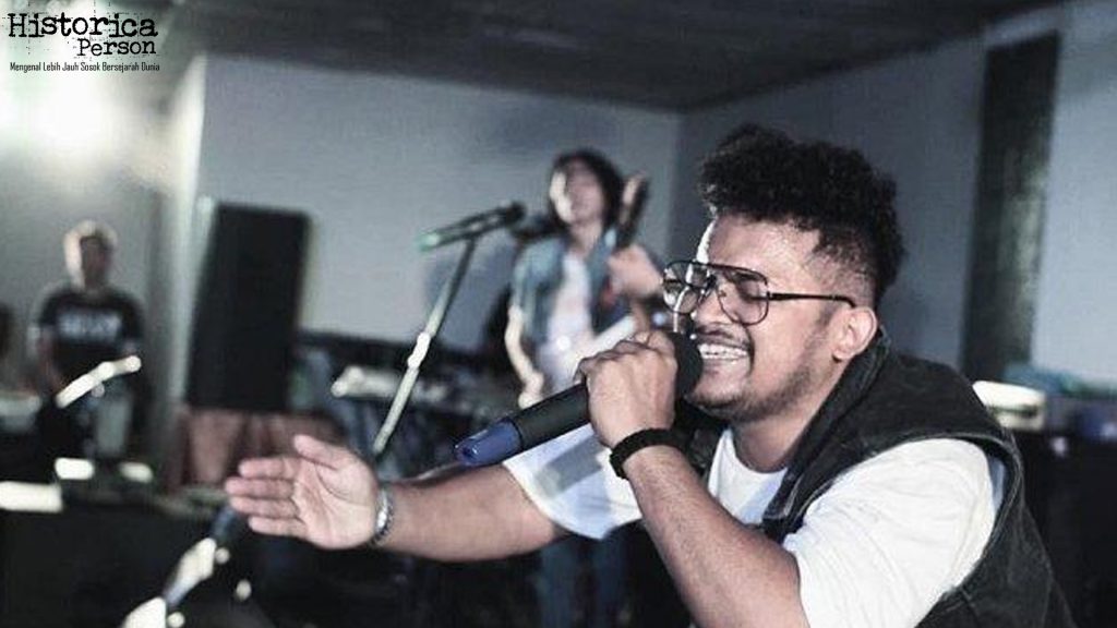Albert Fakdawer: 5 Lagu Hits yang Wajib Ada di Playlist Kamu 3 Albert Fakdawer: 5 Lagu Hits yang Wajib Ada di Playlist Kamu