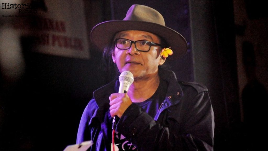 Sujiwo Tejo Tampilkan 5 Lagu Paling Ikonik yang Wajib Didengar 3 Sujiwo Tejo Tampilkan 5 Lagu Paling Ikonik yang Wajib Didengar