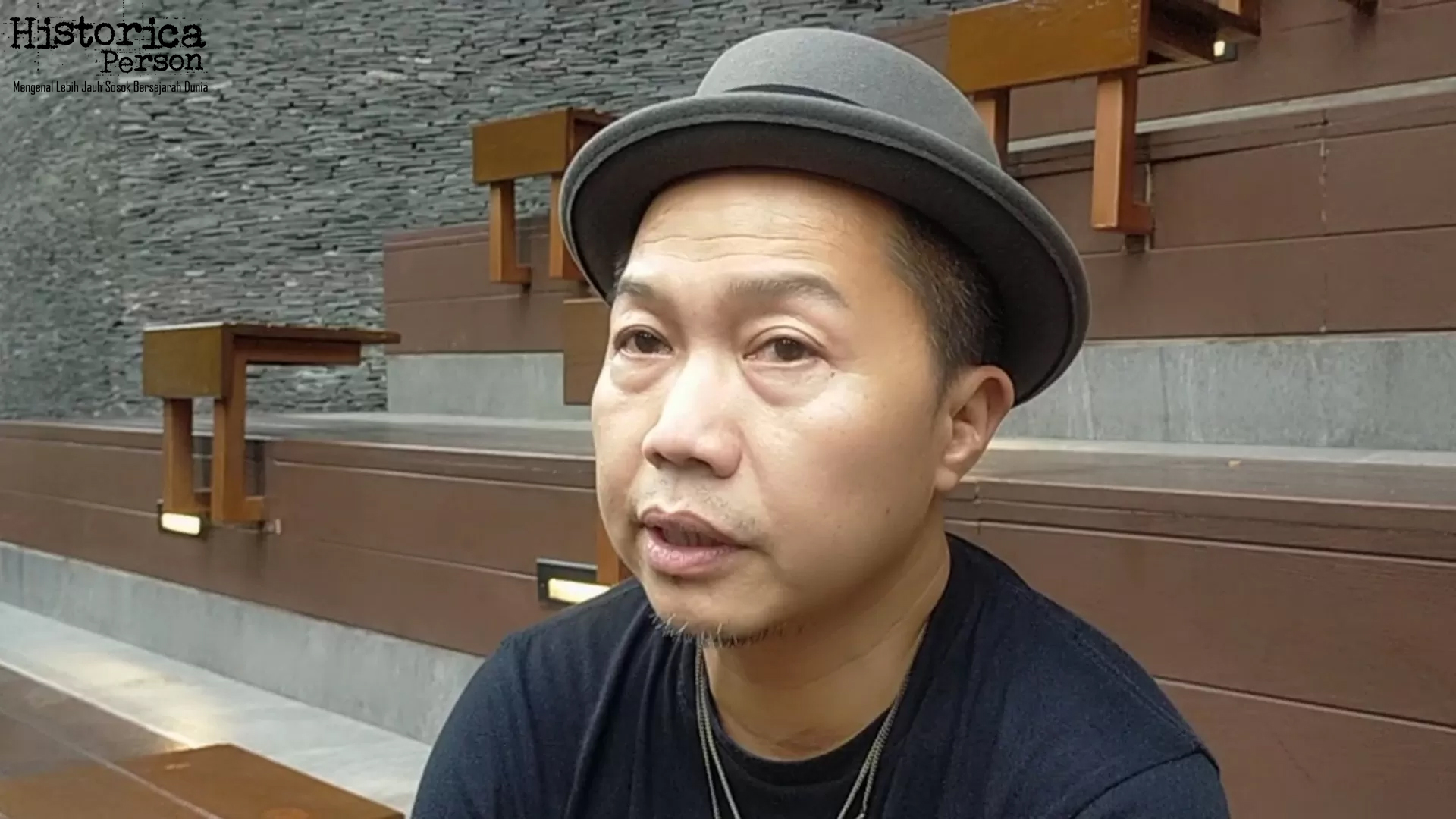 Kisah 4 Perjalanan Sandhy Sondoro dengan Musik Terkenal