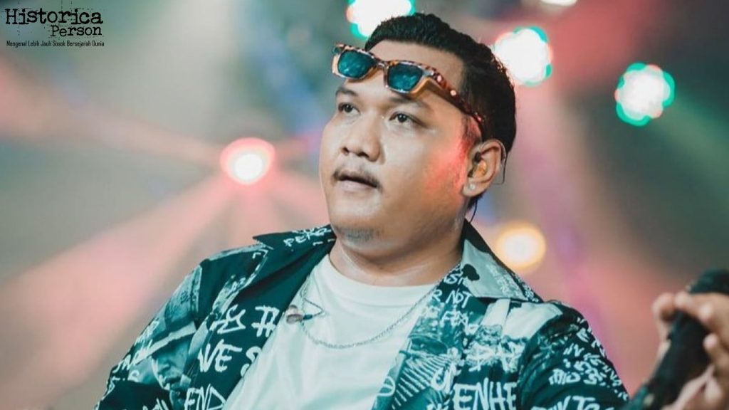 5 Cerita Inspiratif di Balik Kesuksesan Ndarboy Genk di Dunia Musik Terbaru 3 5 Cerita Inspiratif di Balik Kesuksesan Ndarboy Genk di Dunia Musik Terbaru