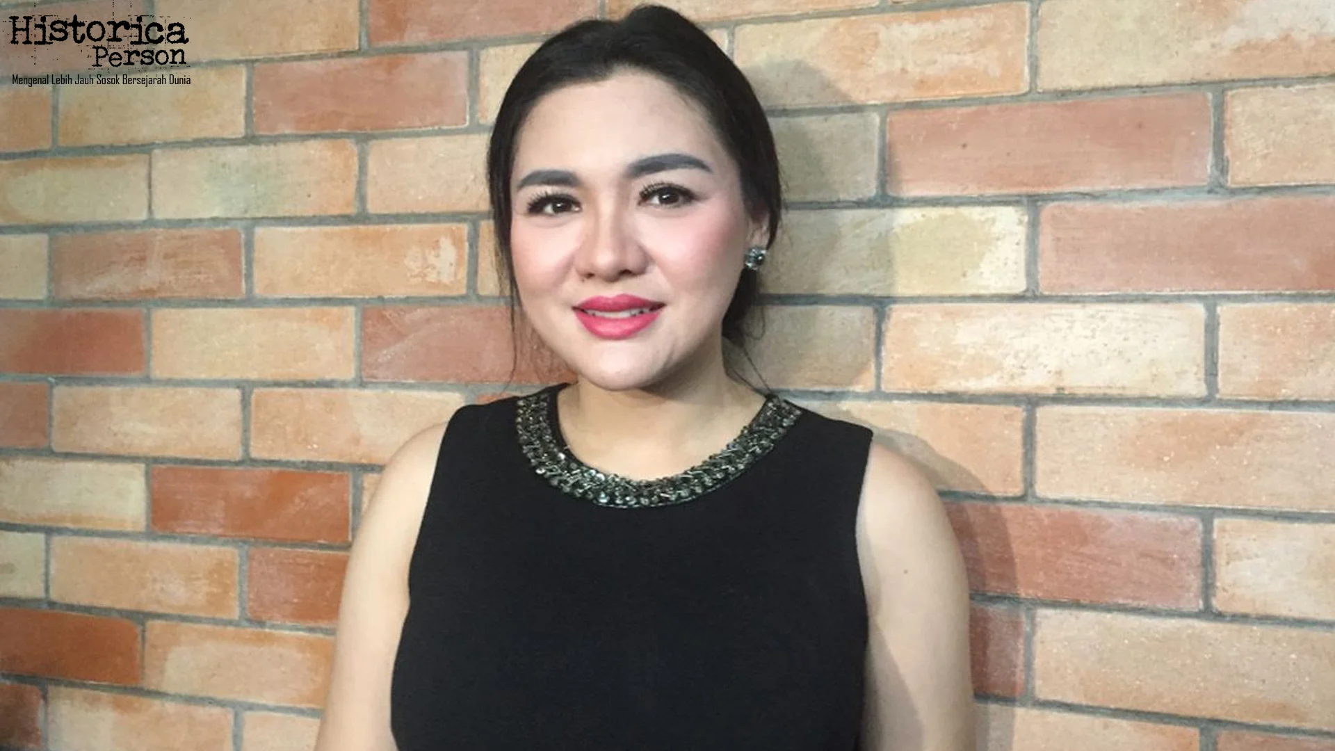 Vicky Shu Cipta Hit "Kau Siapa" Viral Banget 2016 di Chart Musik