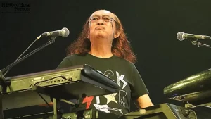 Abadi Soesman Jadi Beatles Indonesia di 5 Konser Bharata Band