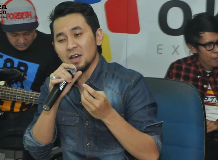 Penyanyi Nineball Memikat Dengan 5 Album Yang Mengukir Prestasi