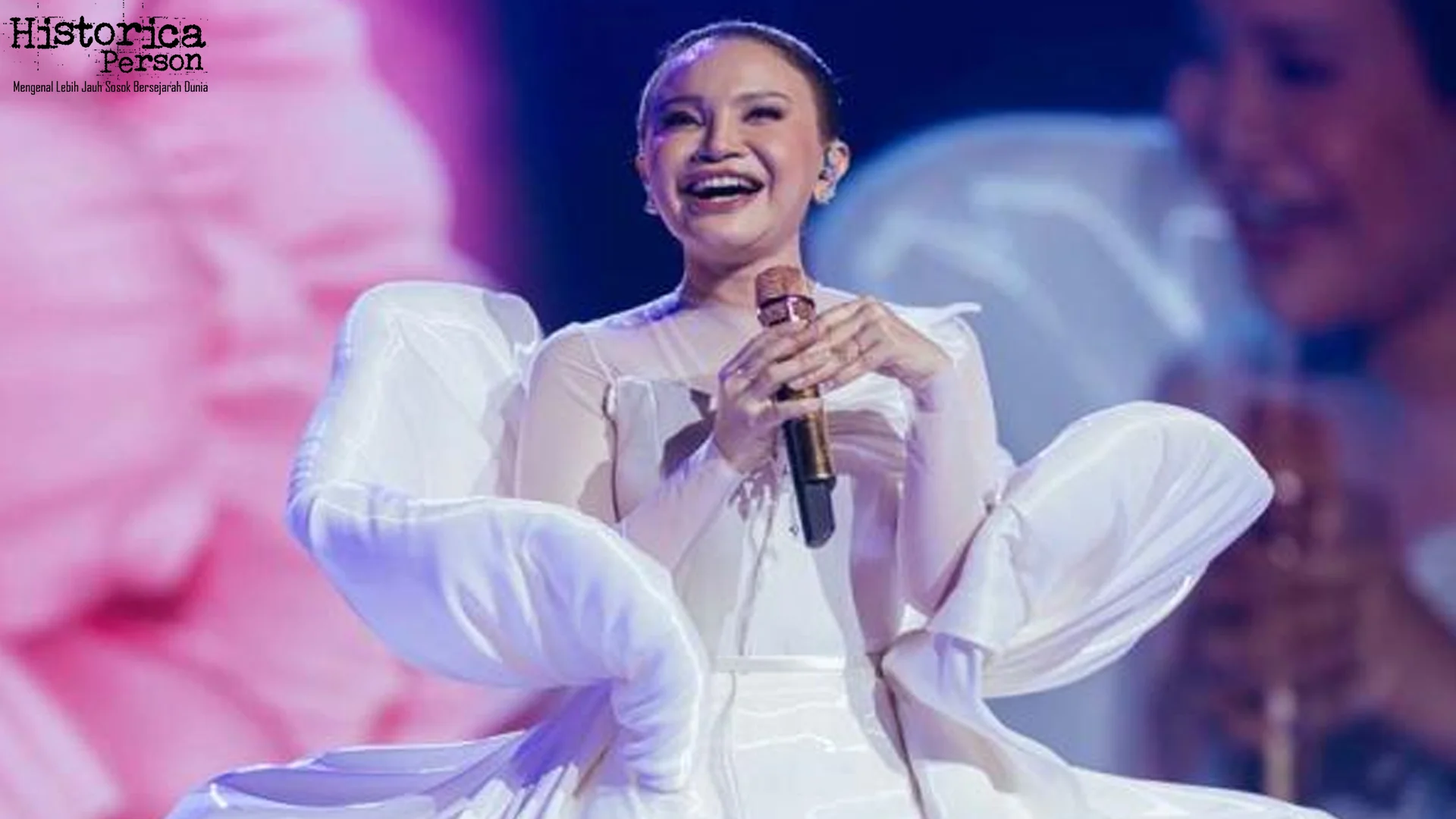 Evolusi Unik Rossa 5 dari Penyanyi Muda Hingga Diva Pop Tanah Air 2 Evolusi Unik Rossa 5 dari Penyanyi Muda Hingga Diva Pop Tanah Air