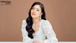 Hesty Aryatura 5 Gaya Bernyanyi Khas Yang Membius Pendengar Megah