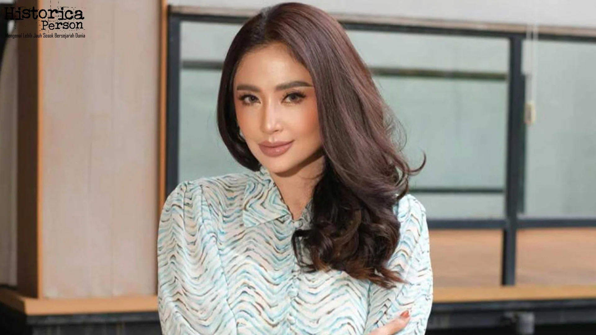Perjalanan Gila Dewi Perssik Dari Bintang Pentas ke 26 Single